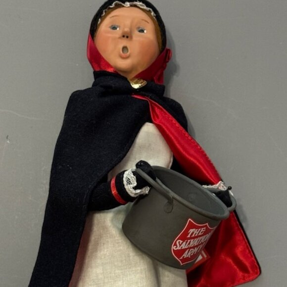 Vintage Byers Choice Carolers Christmas Figurine Chalfont 2010 Salvation Army - Picture 2 of 4